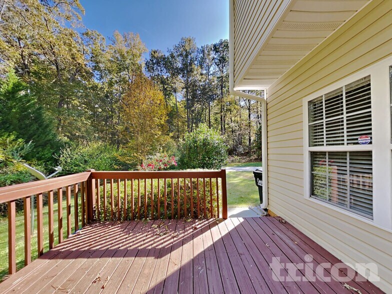 Building Photo - 225 Mels Way