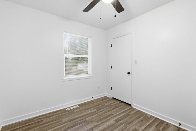 Building Photo - Everything upgraded on this 4 bedroom — top-notch finishes throughout!