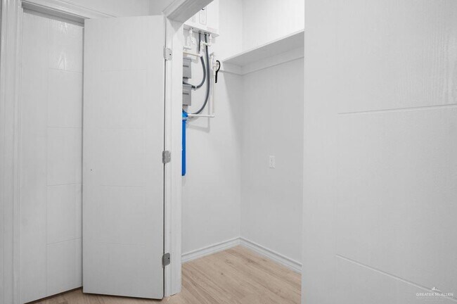 Building Photo - 24 Los Pinos Ln