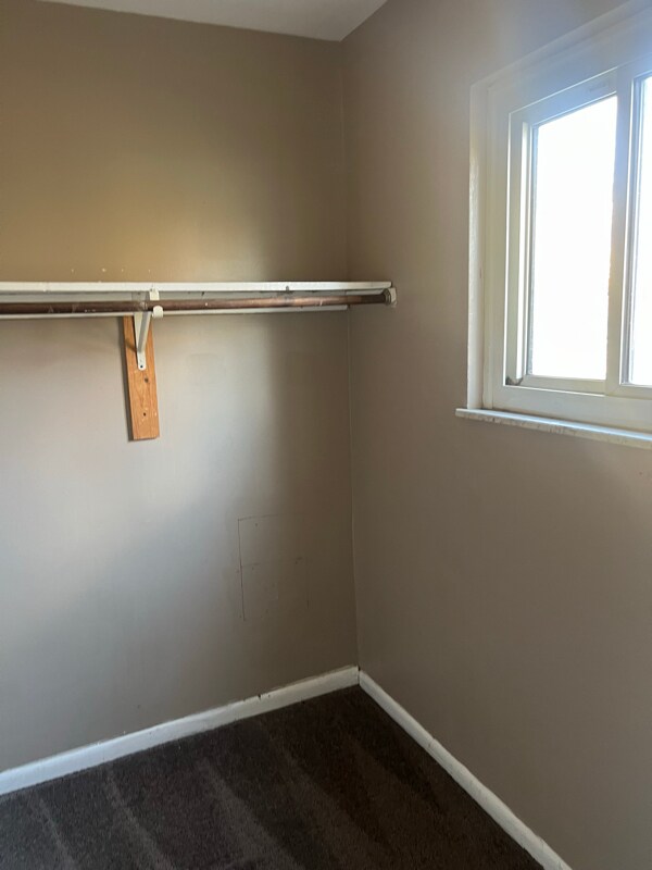 Building Photo - 8413 Cottonwood Dr