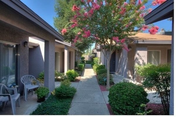 Building Photo - Arbor Manor