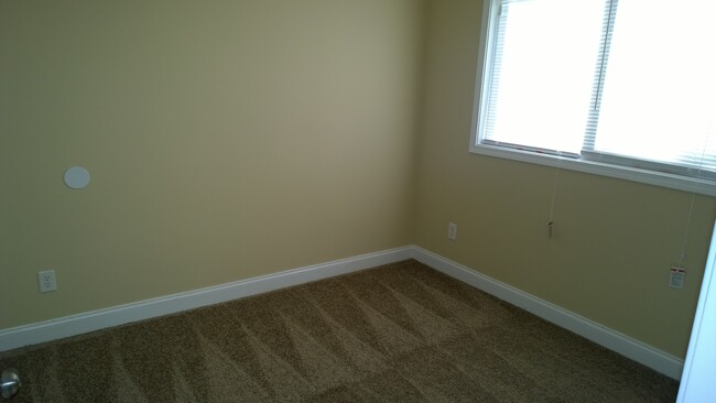 Building Photo - 102 Etta Vaughn Ln