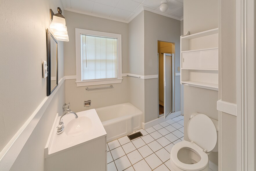 Building Photo - 2517 31st Ave