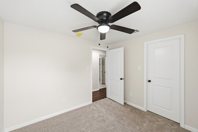 Building Photo - 7946 Fowlie St