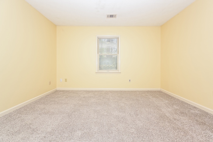 Building Photo - 155 Victoria Dr