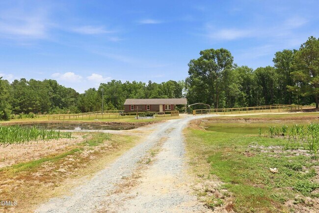 Building Photo - 763 Tingen Rd