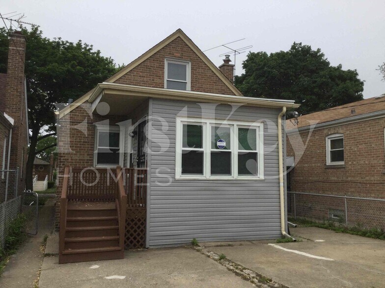 Building Photo - 8751 S East End Ave