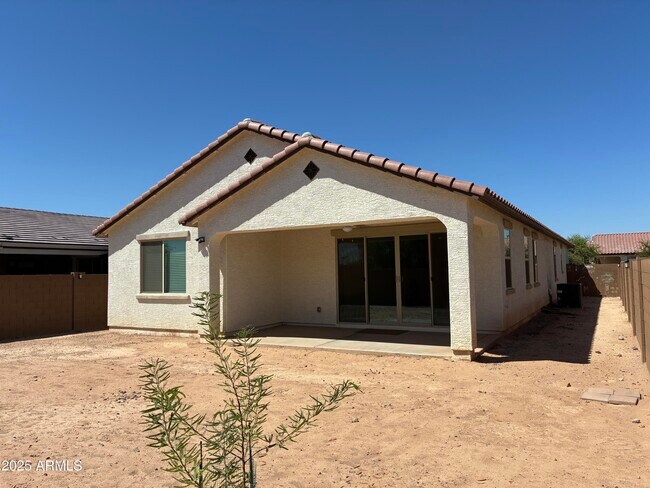 Building Photo - 813 S 107th Dr