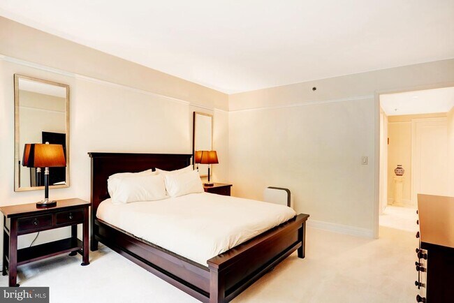 Building Photo - 1155 23rd St NW