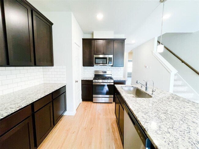 Building Photo - 8623 Oceanmist Cv Dr