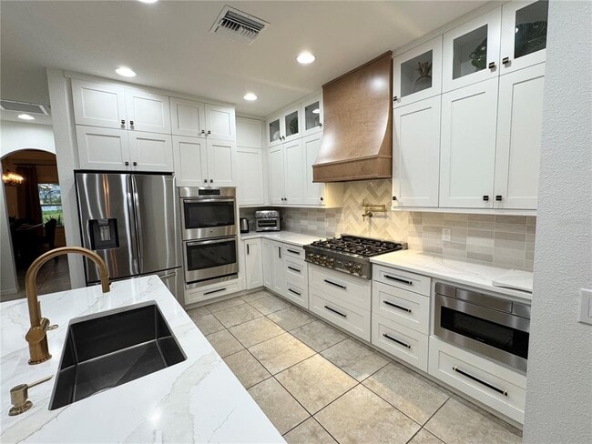Building Photo - 6310 Anise Dr