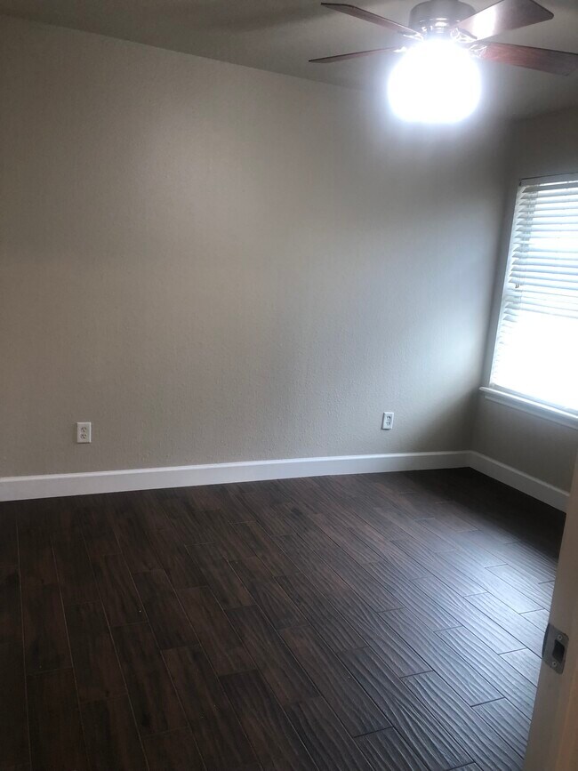 Building Photo - 11731 Santa Fe Tr