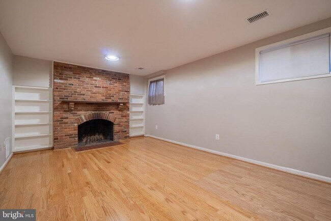 Building Photo - 6754 Towne Lane Rd