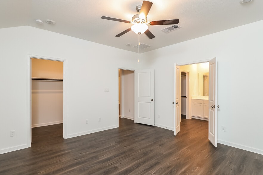 Building Photo - 5434 Tourmaline Wy