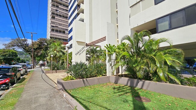Building Photo - 1571 Piikoi St