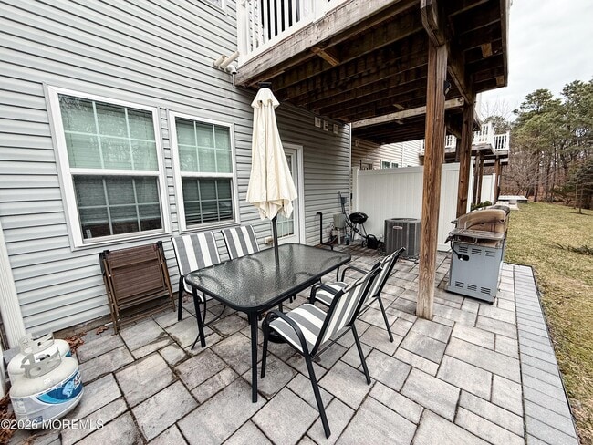 Building Photo - 110 Halliard Dr