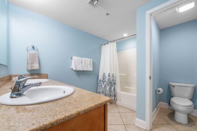 Building Photo - 1524 W Beach Blvd