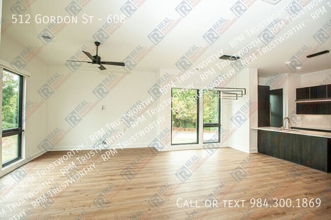 Building Photo - 512 Gordon St