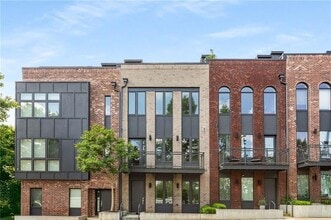 Building Photo - 1225 Chelsea Cir NW