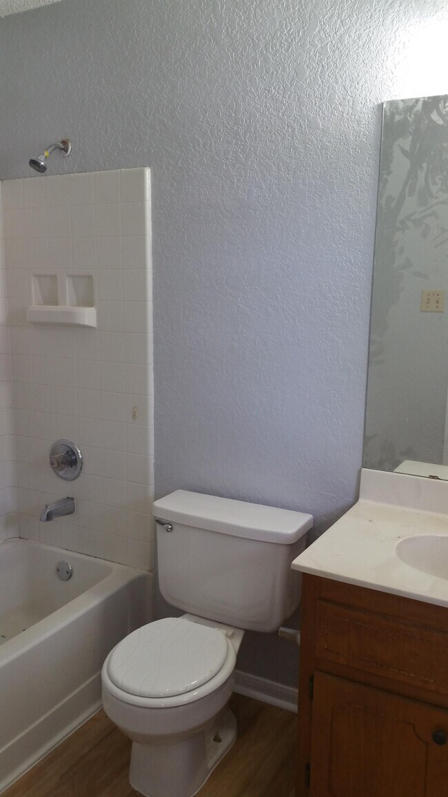 Building Photo - 2602 Cactus Dr