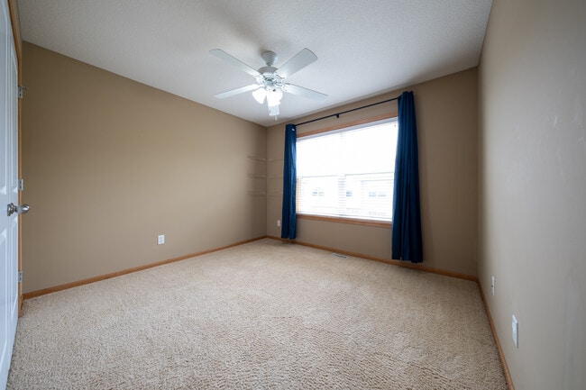 Building Photo - 9585 Madison Dr