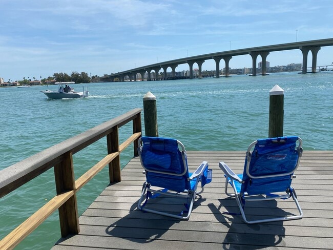 Building Photo - 3536 Belle Vista Dr E