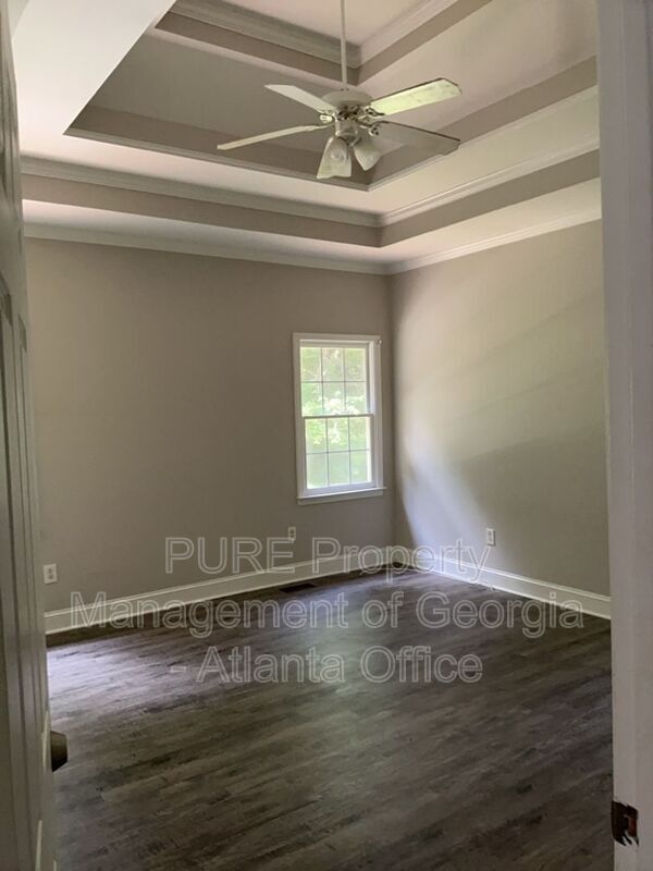 Building Photo - 27 N Hampton Dr