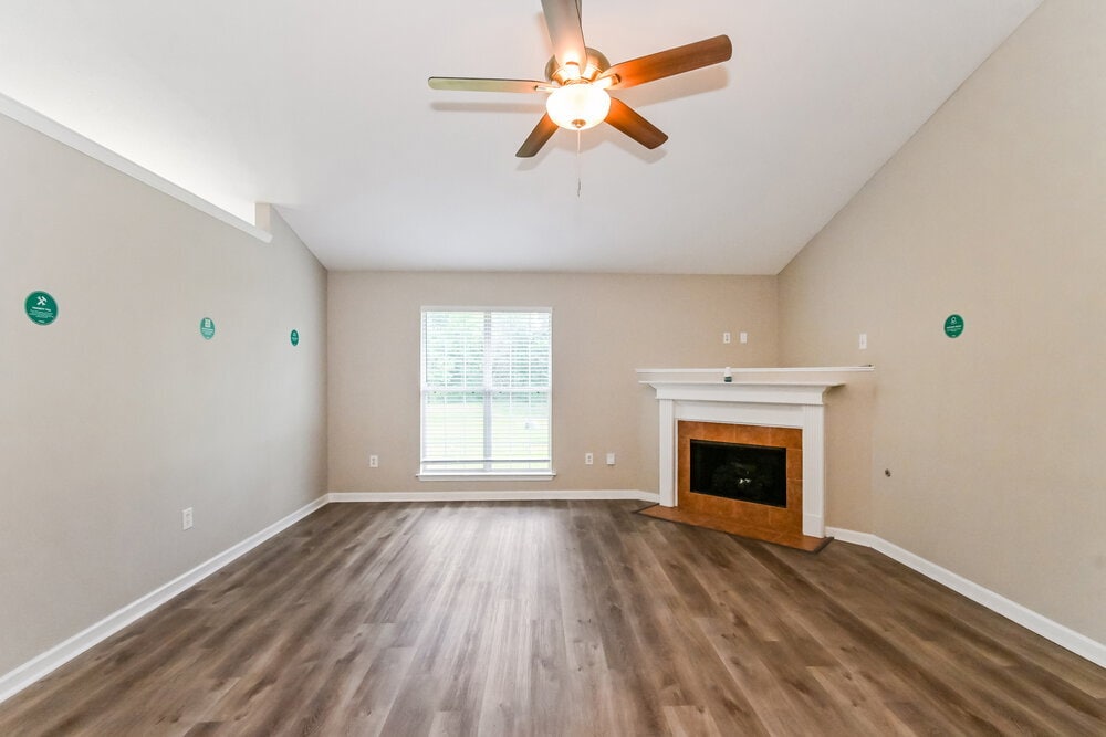 Building Photo - 1540 Madison Cove W