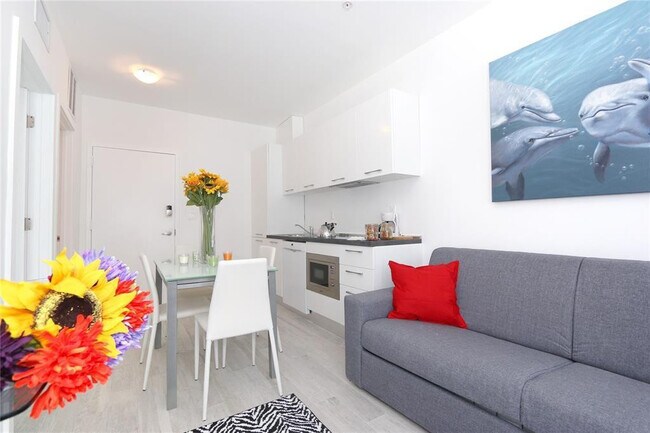 Building Photo - 811 Jefferson Ave