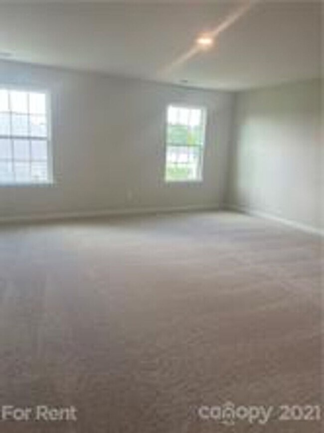 Building Photo - New Home in Desirable Palisades!