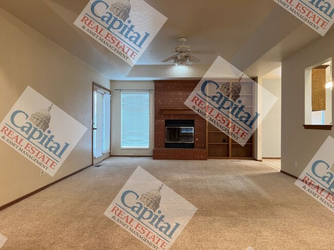 Building Photo - Beautiful 3 Bedroom W/ Move In Special