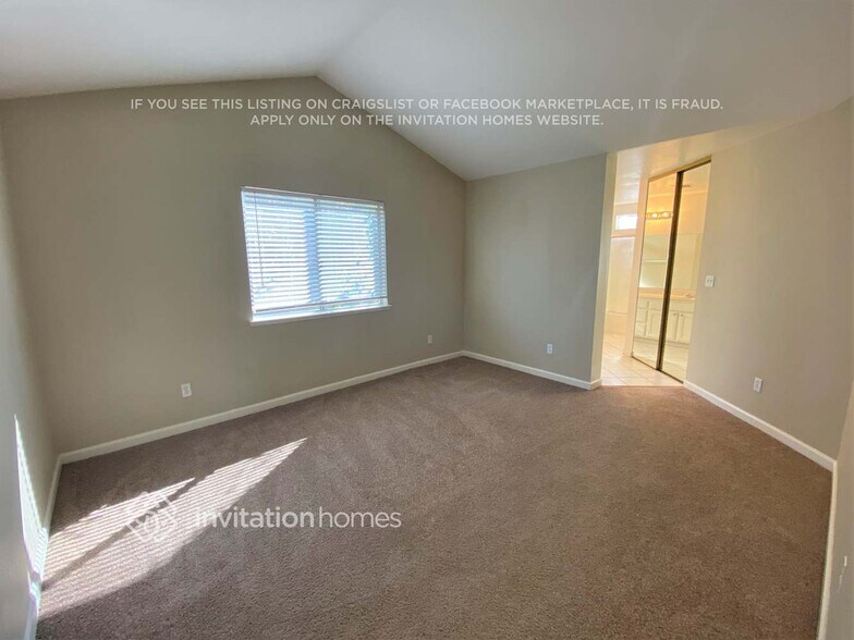Building Photo - 327 Parkside Dr