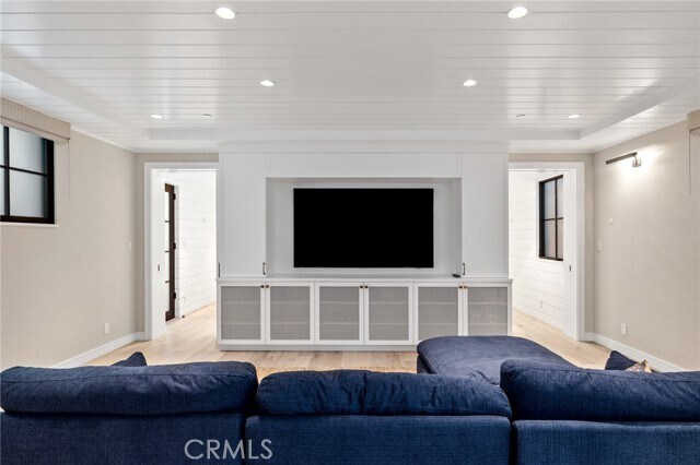 Building Photo - 2428 The Strand