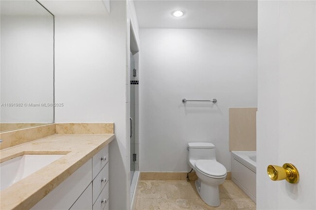 Building Photo - 4925 Collins Ave