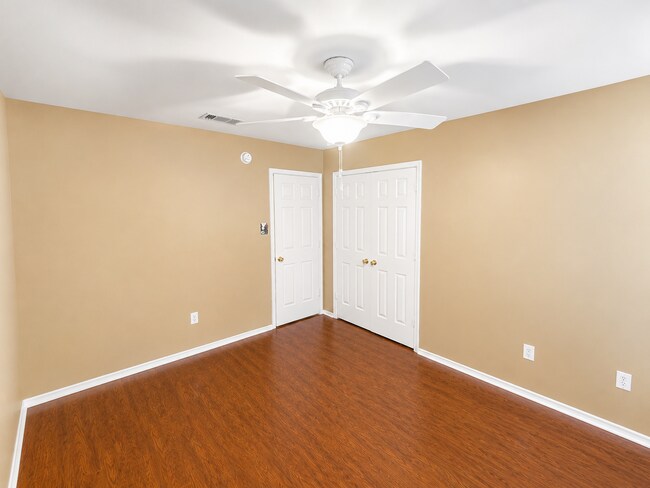Building Photo - AVAILABLE JULY 15; APPLY AT OUR WEBSITE TODAY!!