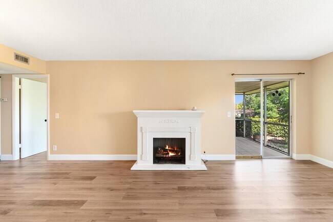 Building Photo - 12015 Greenway Cir S
