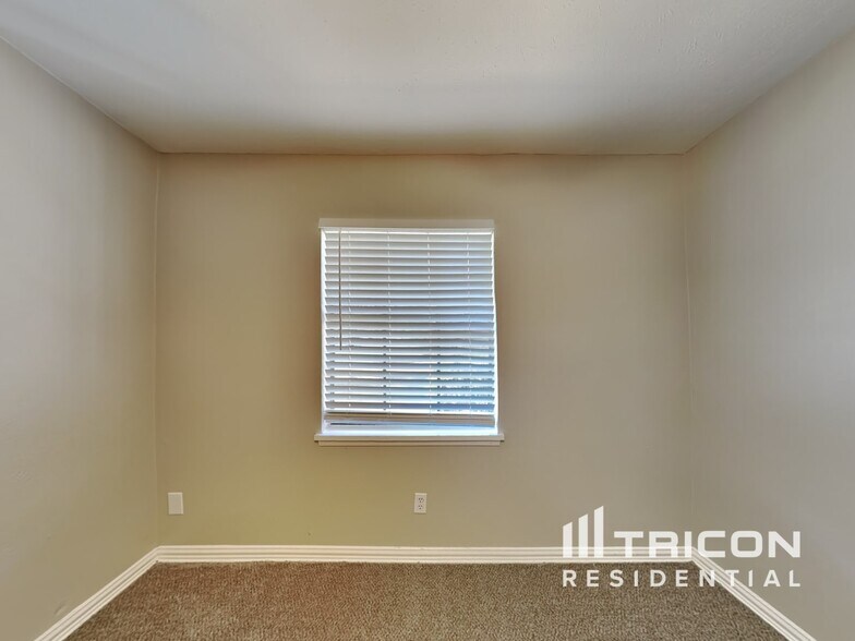 Building Photo - 1818 Pilot Way