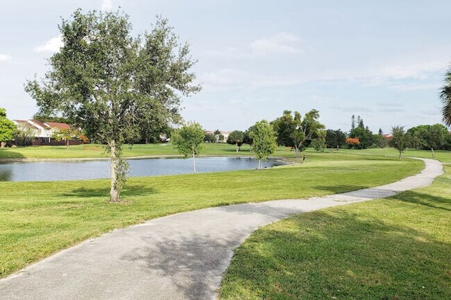 Building Photo - 693 NW 102 Pl