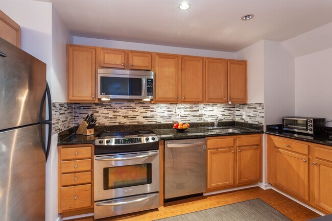 Building Photo - 689 Marin Blvd