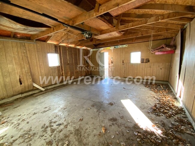 Building Photo - 638 McNeil-E