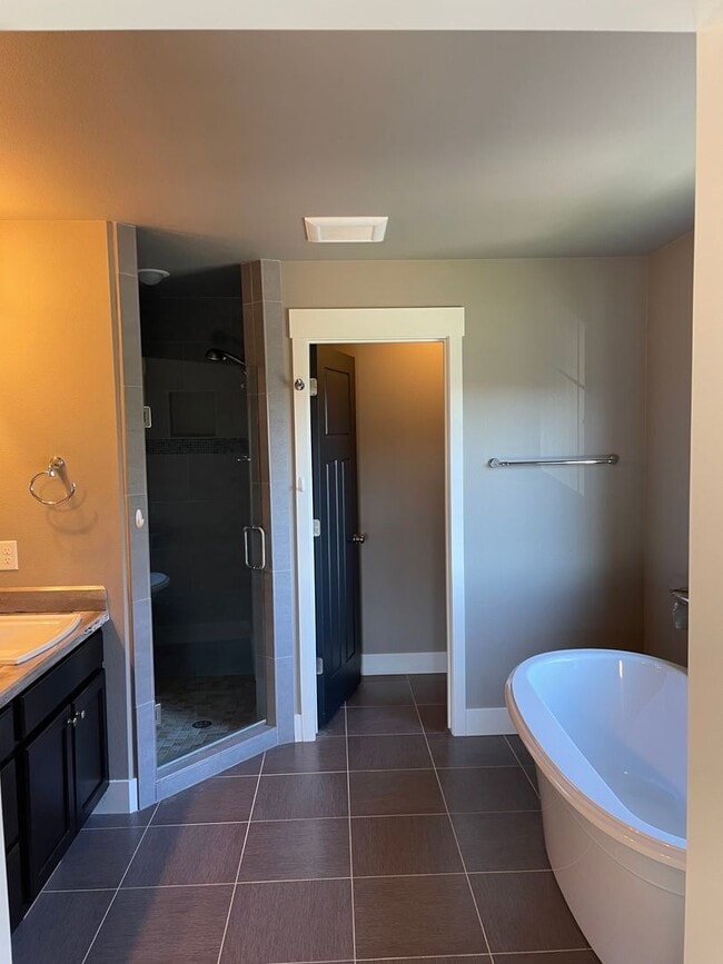 Building Photo - Beautiful home in Josephine Crossings