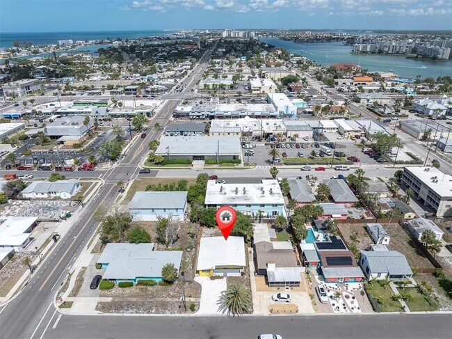 Building Photo - 333 72nd Ave