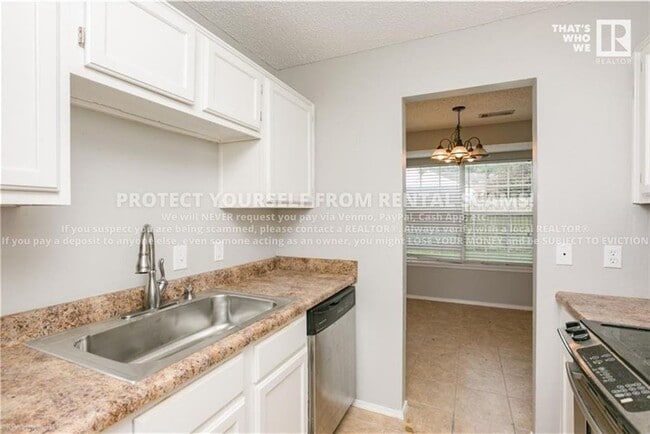 Building Photo - 3161 W Oakfield St