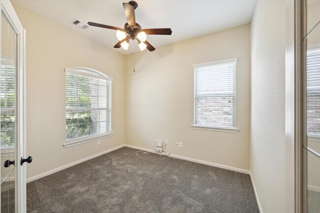 Building Photo - 208 Morgan Isle Ln