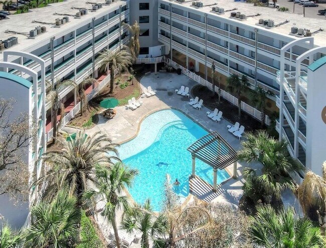 Building Photo - 6102 Seawall Blvd