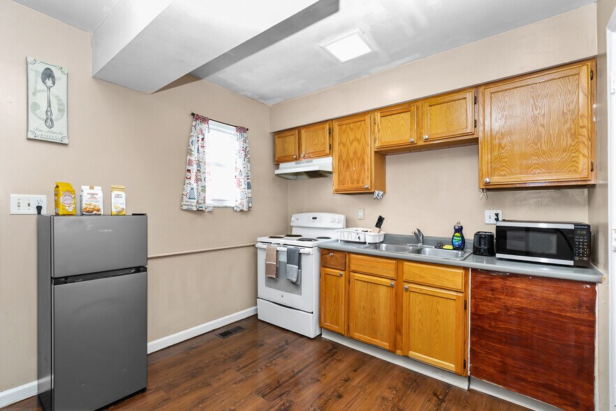 Building Photo - 3543 Otterbein Ave