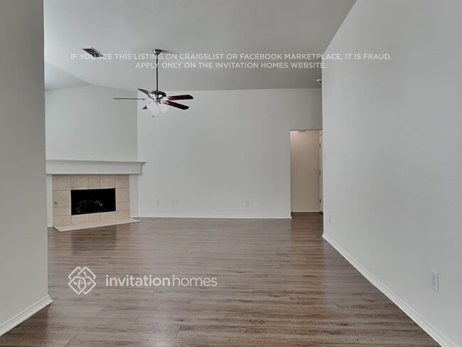 Building Photo - 905 Hidden Oaks Dr