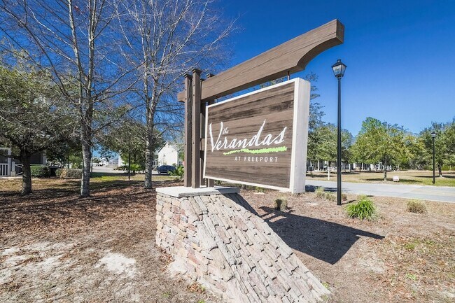 Building Photo - 328 Date Palm Ln