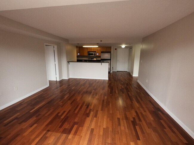 Building Photo - 700 1st St