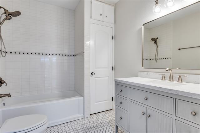 Building Photo - 1631 Homewood Pl